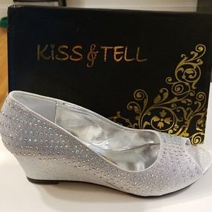 Kiss & Tell Silver Sparkle Wedges
